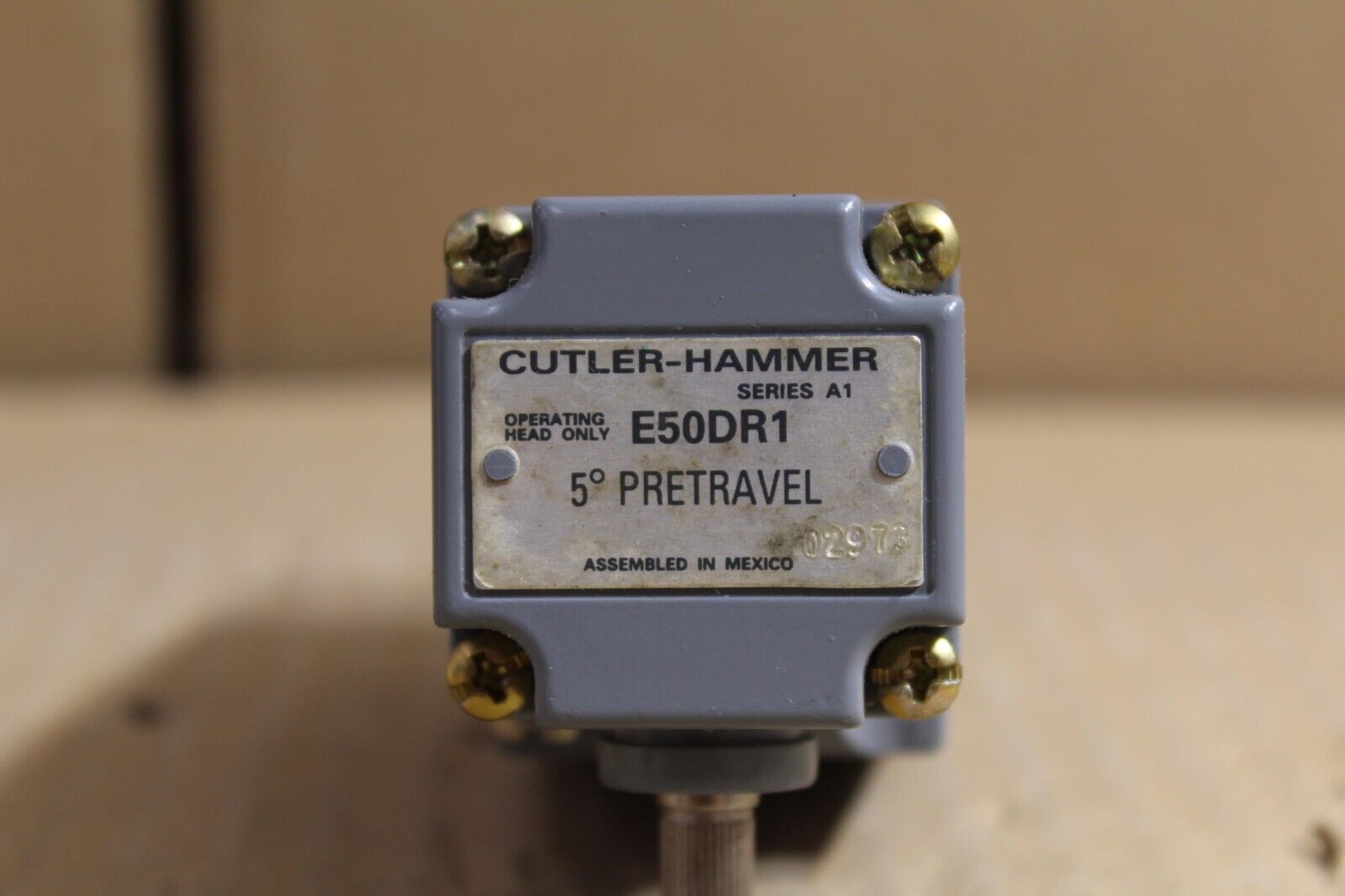 Cutler-Hammer Switch Body/Operating Head/Receptacle (E50SB/E50DR1/E50RB)