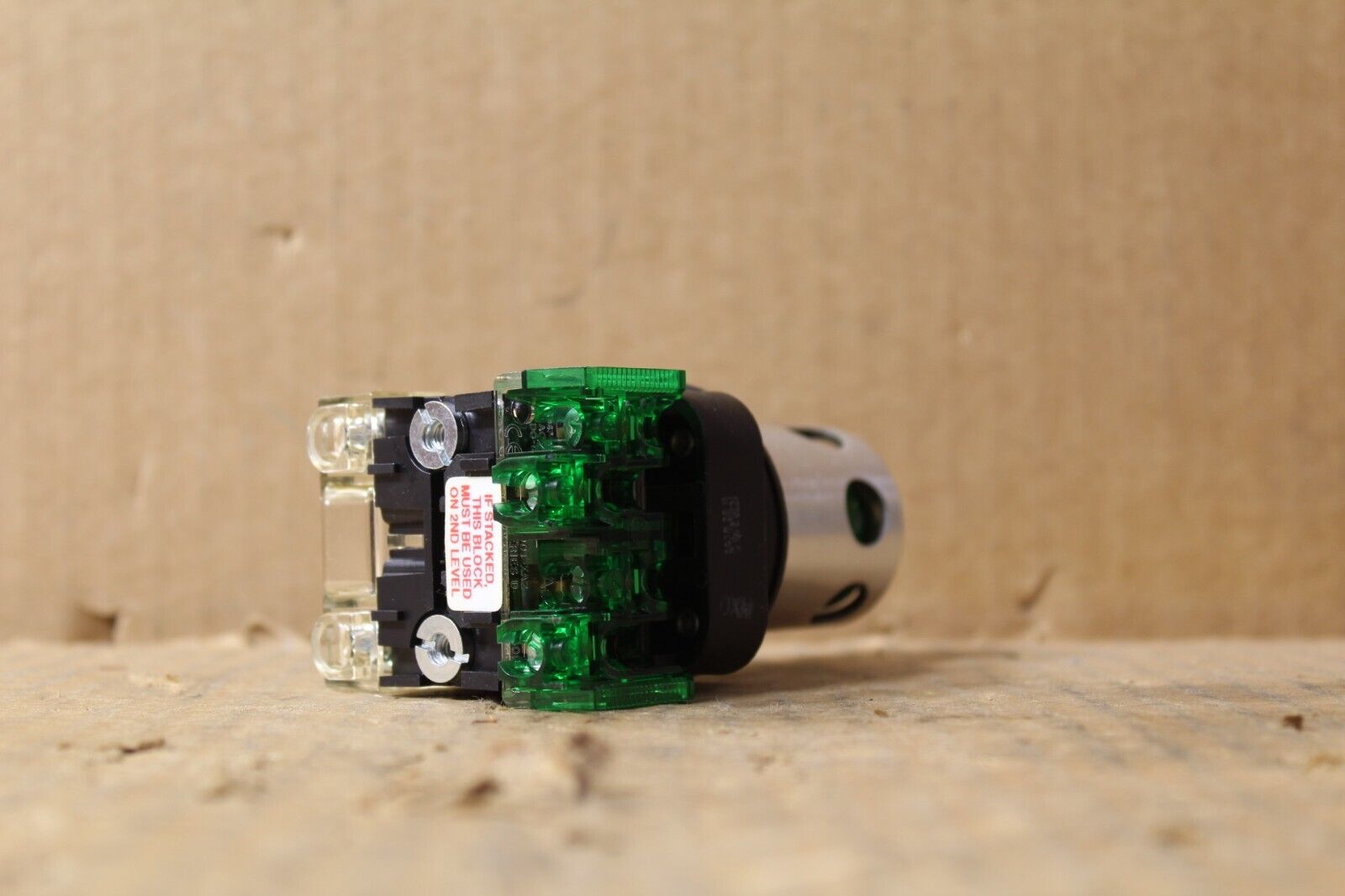 Allen-Bradley 800TC-QAH24GA2 Green Push Button
