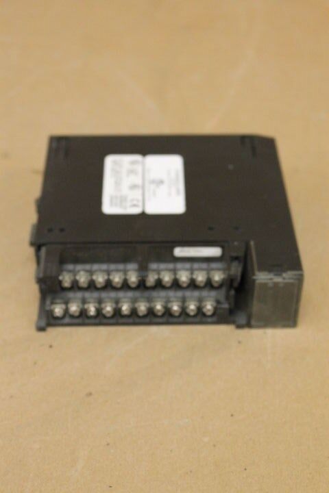 GE FANUC IC693MDL390E OUTPUT 120/240 VAC 2A 5PT ISOL