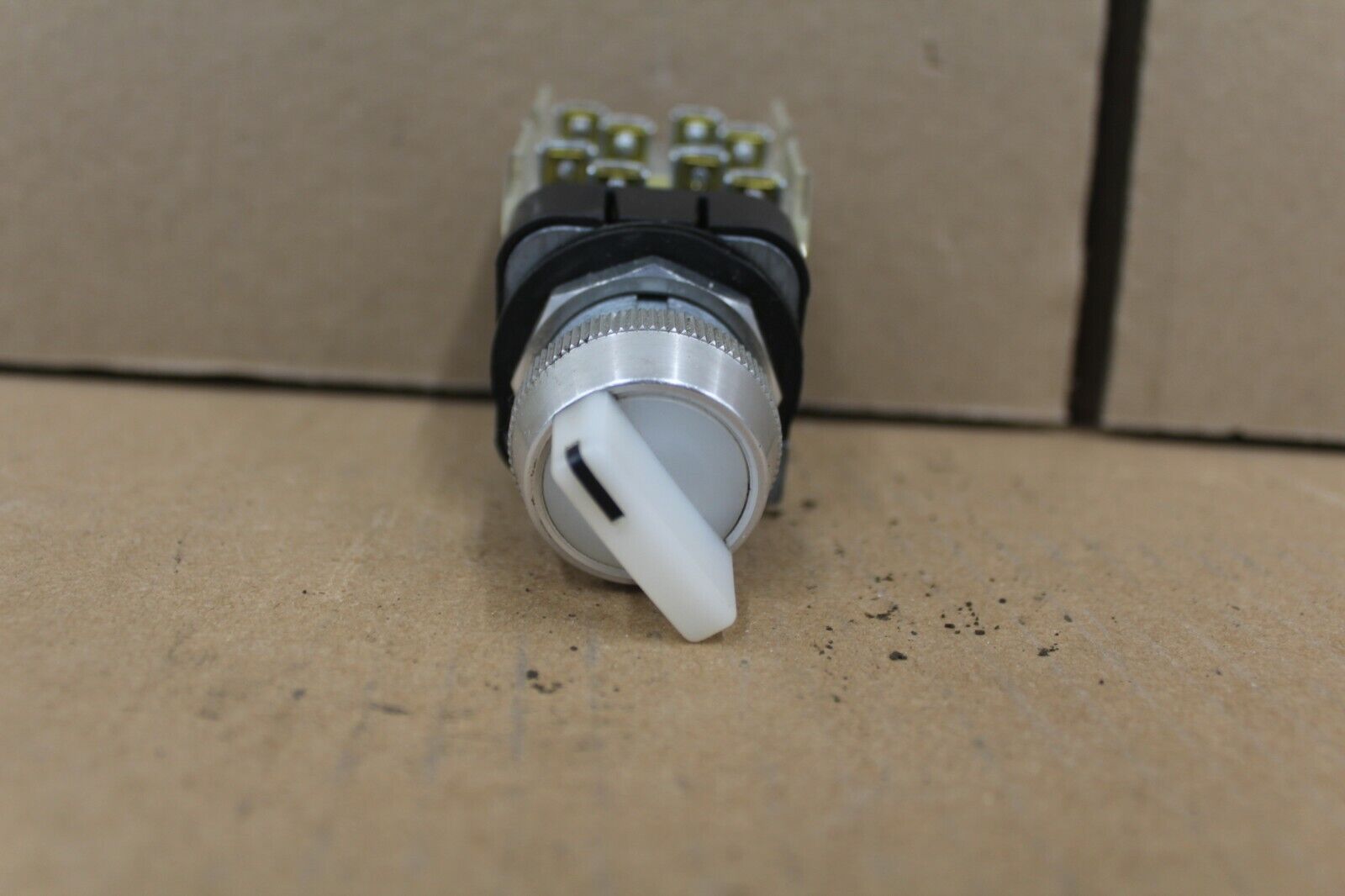 Allen Bradley 800T-2HWH2KB6AA Switch