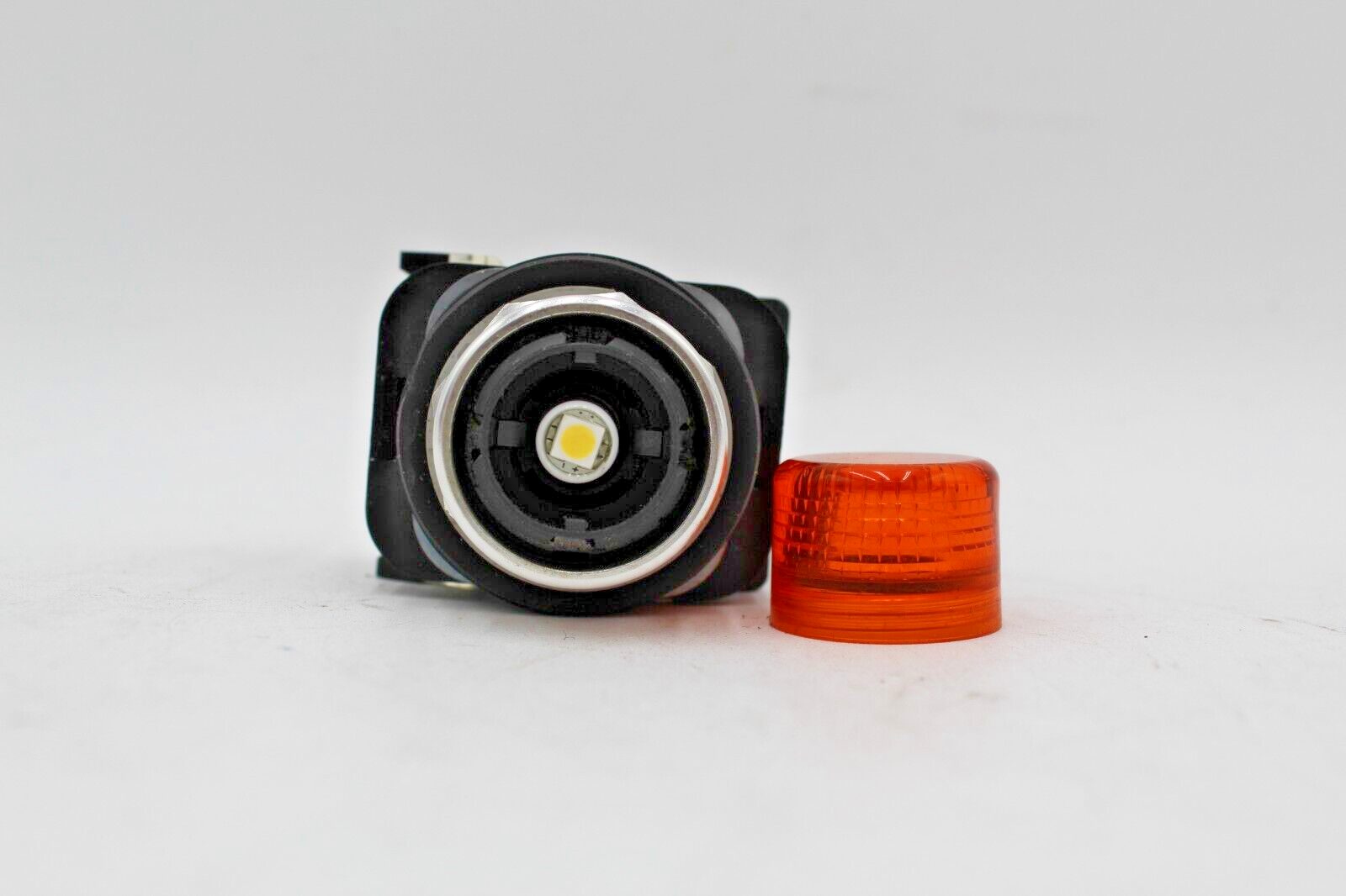 Allen-Bradley 800TC-QTH2A Orange LED Push Button