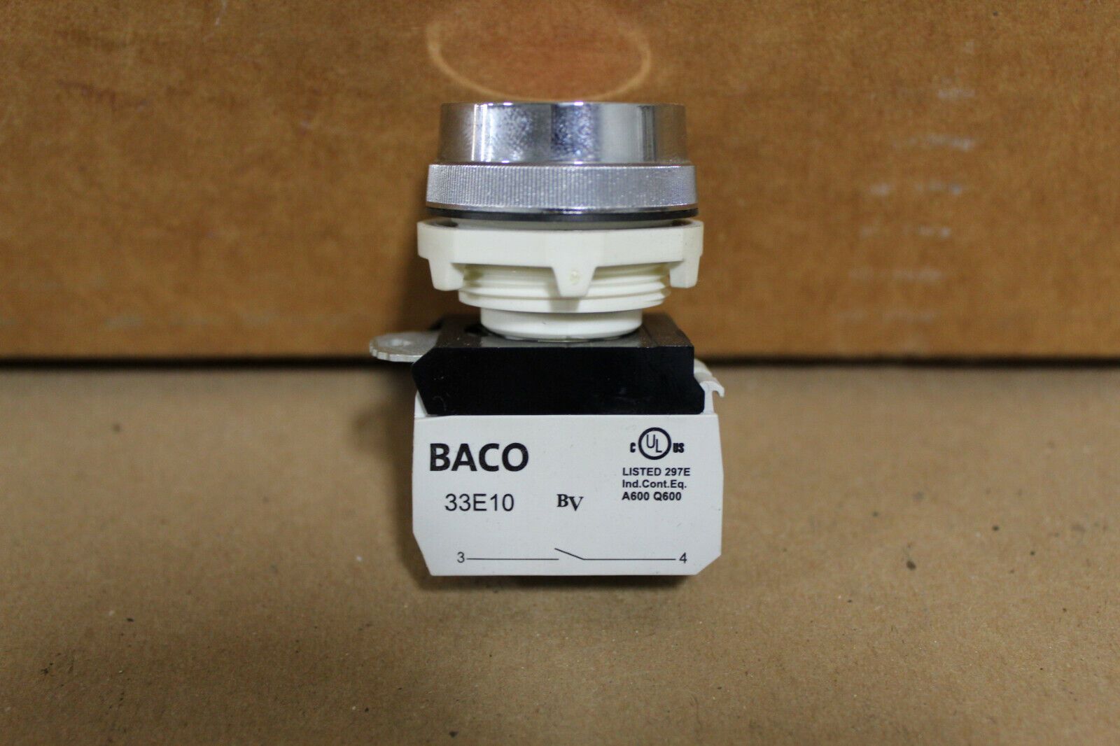 Baco L21AH10 Illuminated Red Flush Push-Button w/ 33EARL & 33E10