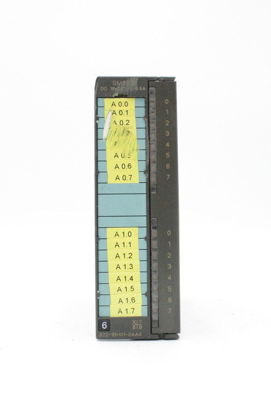 Siemens 6ES7 322-1BH01-0AA0 Simatic S7 Output Module (Broken Corner)