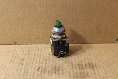 Allen-Bradley 800T-16JG5KB7CX Green Illuminated Selector Switch