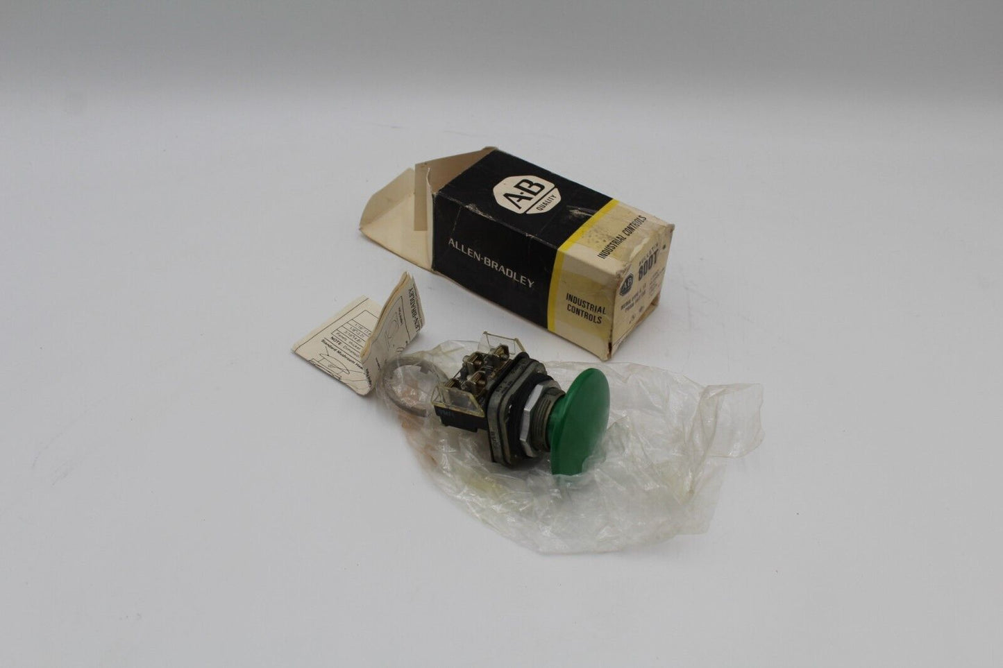 Allen Bradley 800T-D1JA Jumbo Mushroom Head Push Button