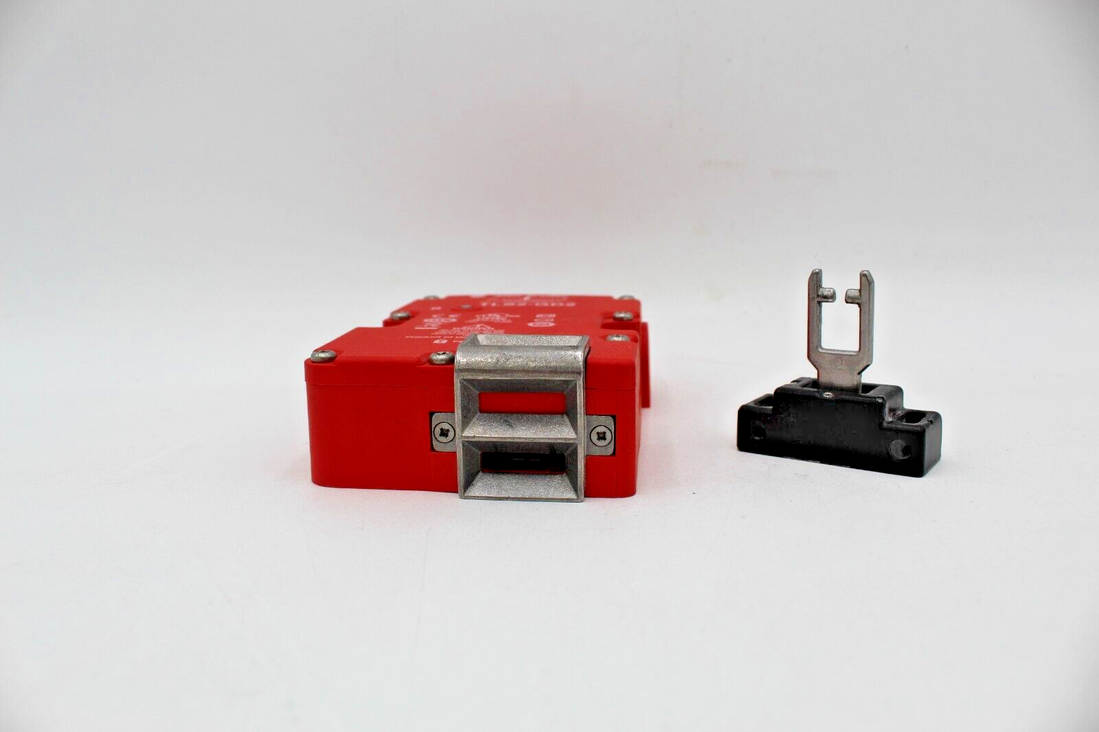 Allen-Bradley 440G-T27241 / TLS2-GD2 Guardmaster Safety Switch (Includes Key!)