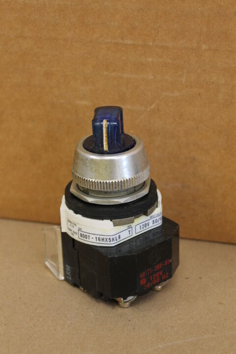 ALLEN BRADLEY 800T-16HX5KL8 BLUE ILLUMINATED SWITCH
