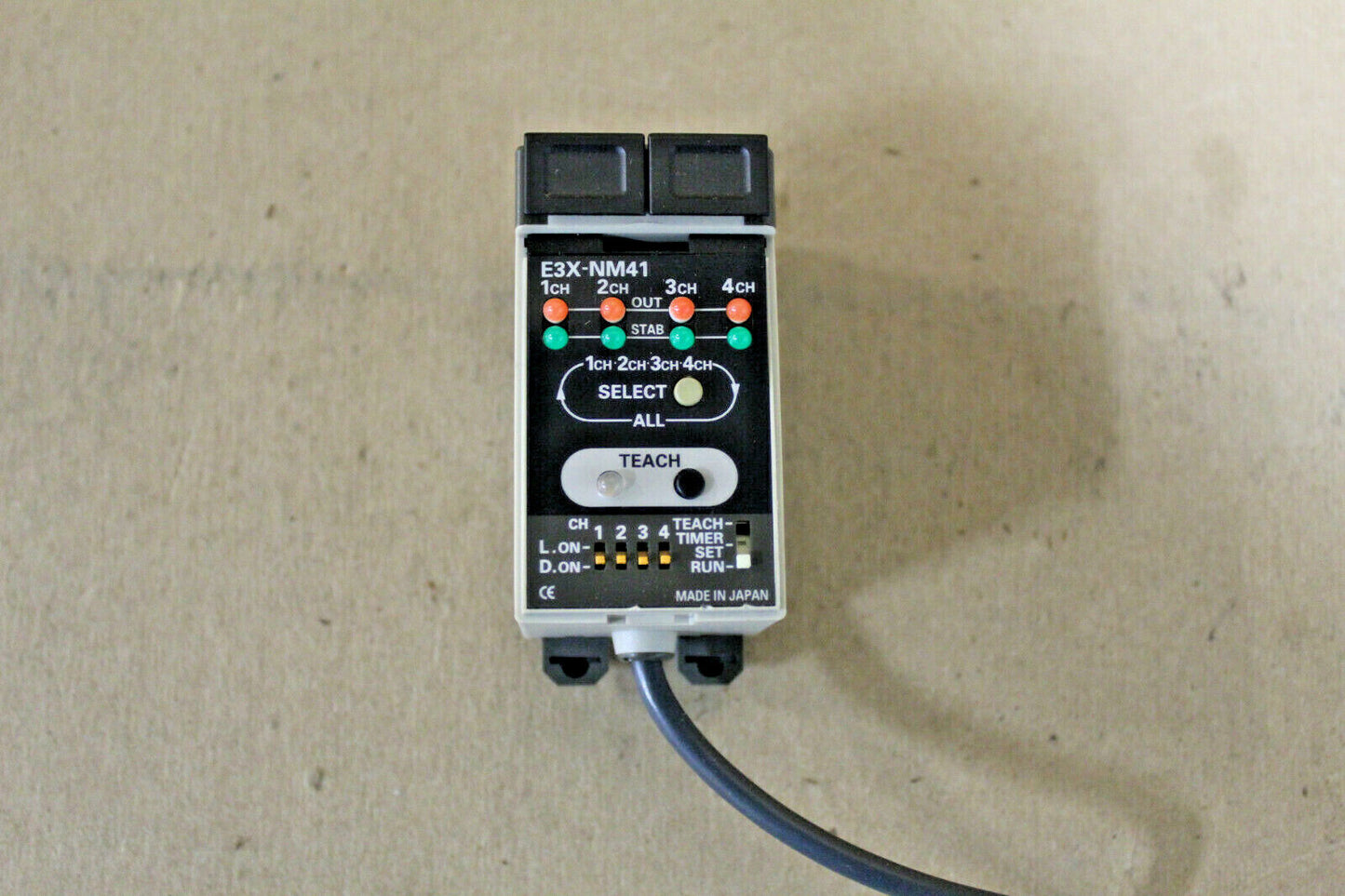 Omron E3X-NM41 Fiber Optic Photoelectric Sensor