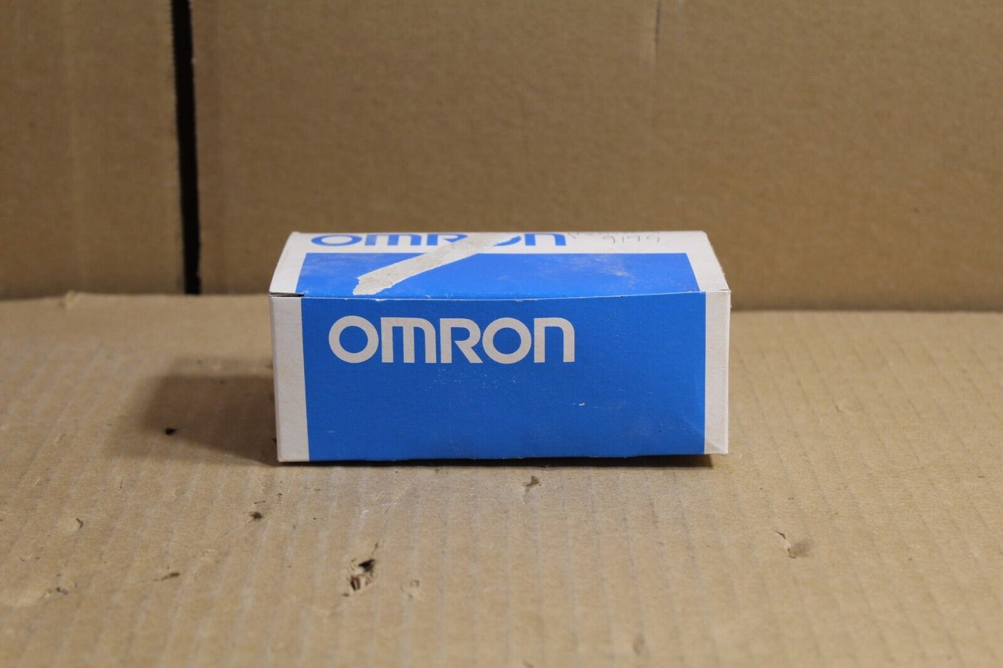 Omron E3S-BT61-D Photoelectric Switch
