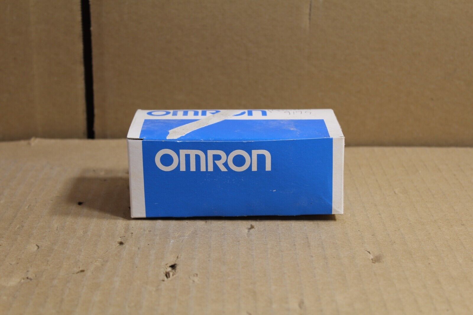Omron E3S-BT61-D Photoelectric Switch