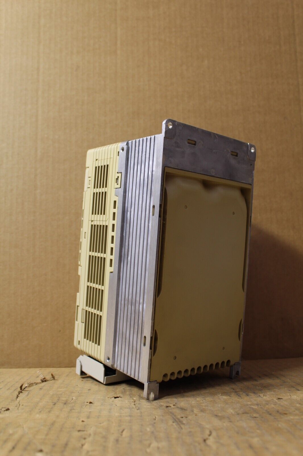 Yaskawa CIMR-VC4A0018FAA AC Drive