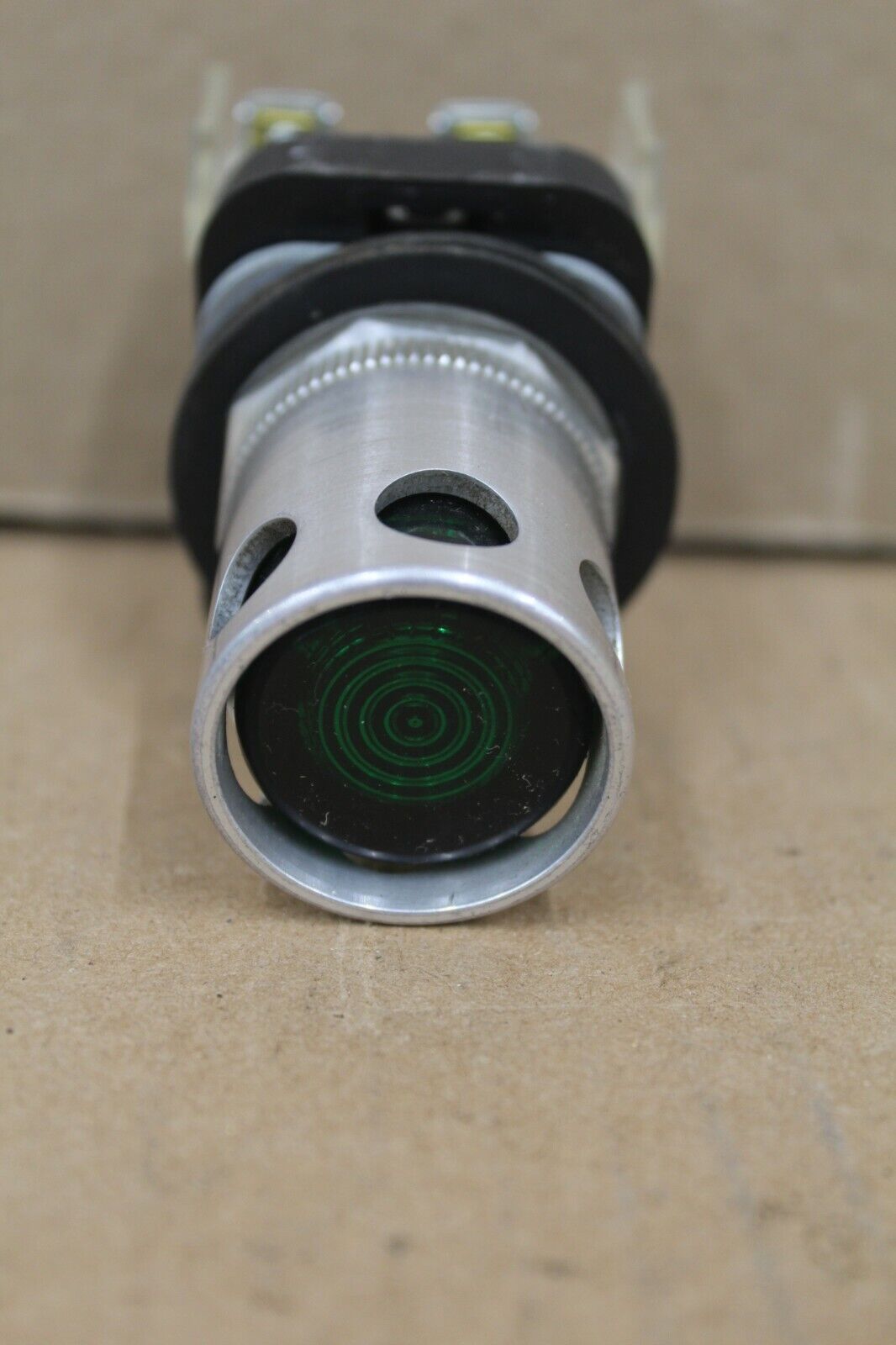 Allen Bradley 800T-QBH2GD1 Green Push Button