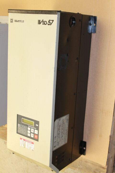 SQUARE D VSD57VD23S66 VARIABLE SPEED AC DRIVE