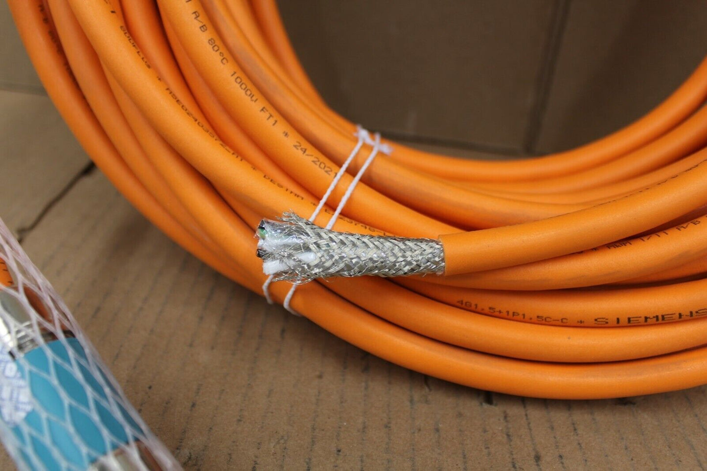 Siemens 6FX8002-5DF01-1DA0 30M Cable No Bag*