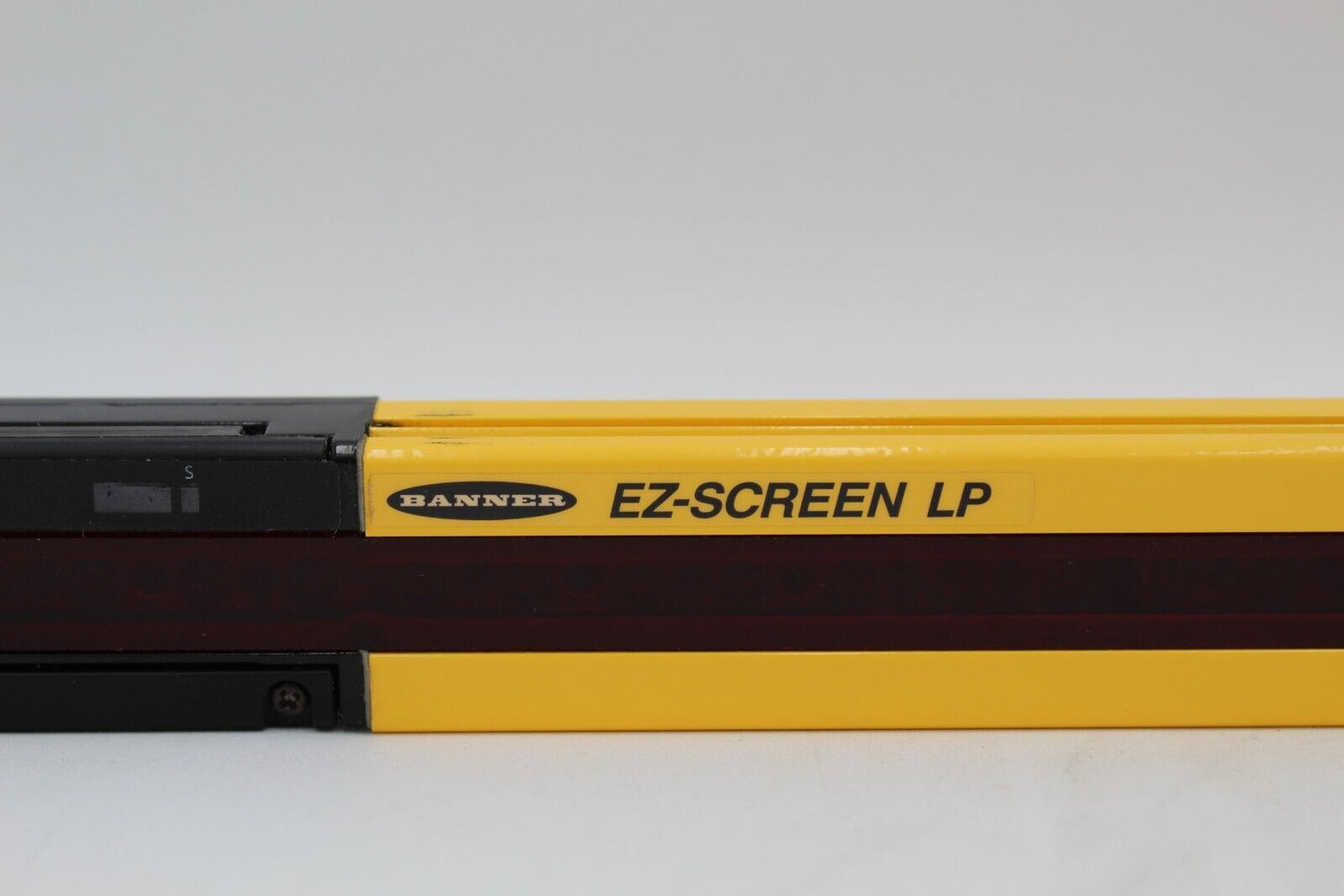 Banner SLPCE14-550P8 EZ-Screen Low Profile Cascade Emitter