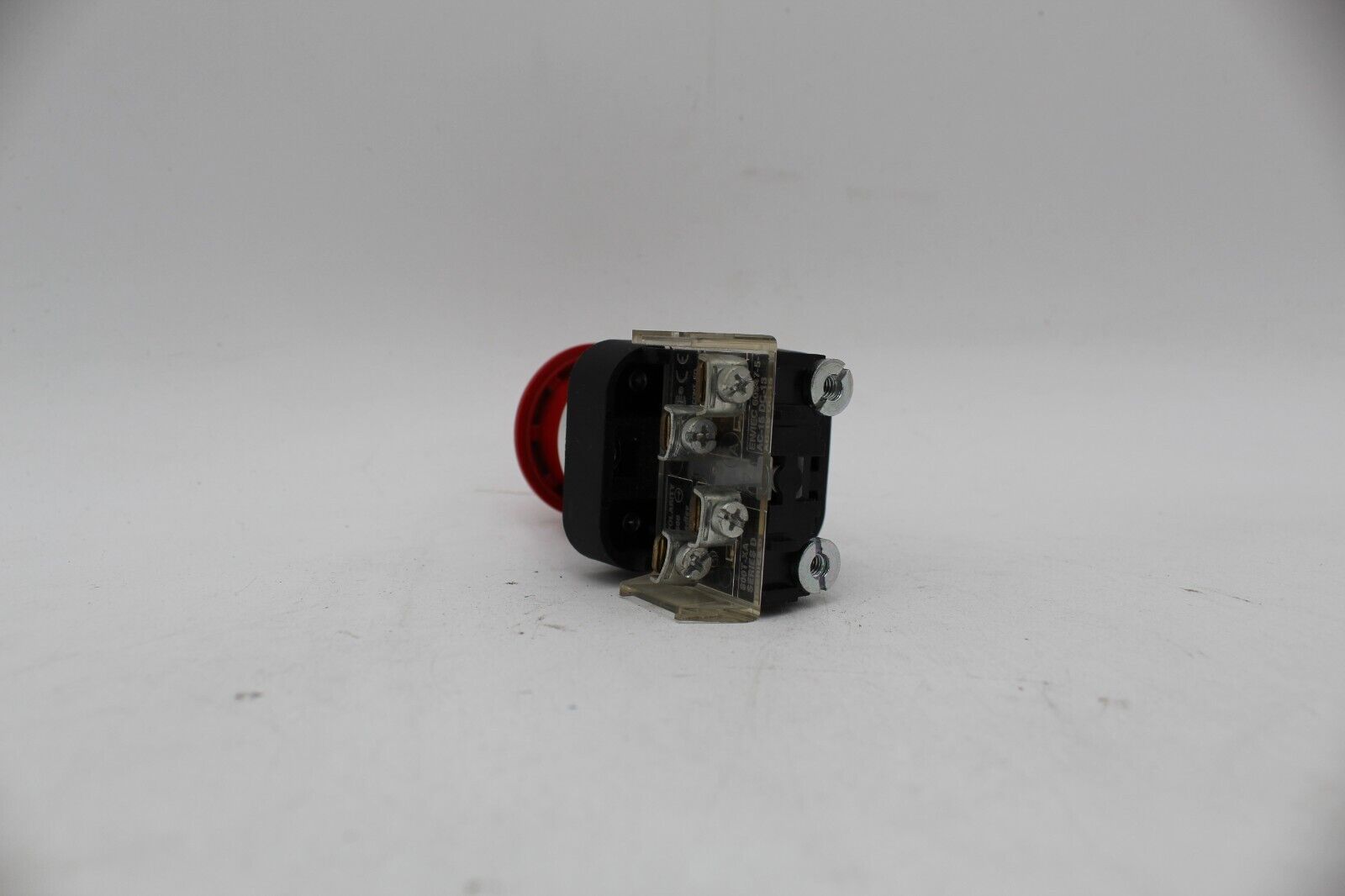 Allen-Bradley 800TC-FX6D4 Red Momentary Push Button