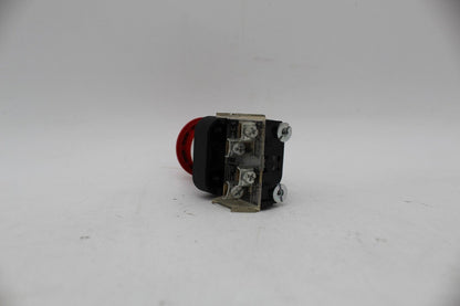 Allen-Bradley 800TC-FX6D4 Red Momentary Push Button