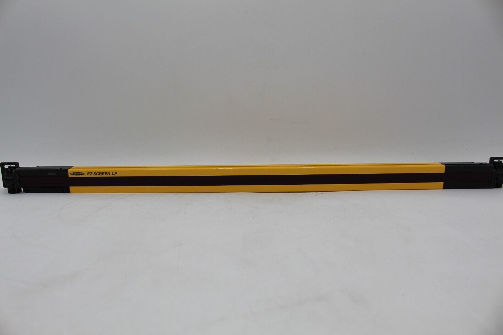 Banner SLPCE14-550P8 EZ-Screen Low Profile Cascade Emitter