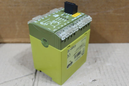 Pilz PNOZ824VDC Ident. No. 474760 Safety Relay