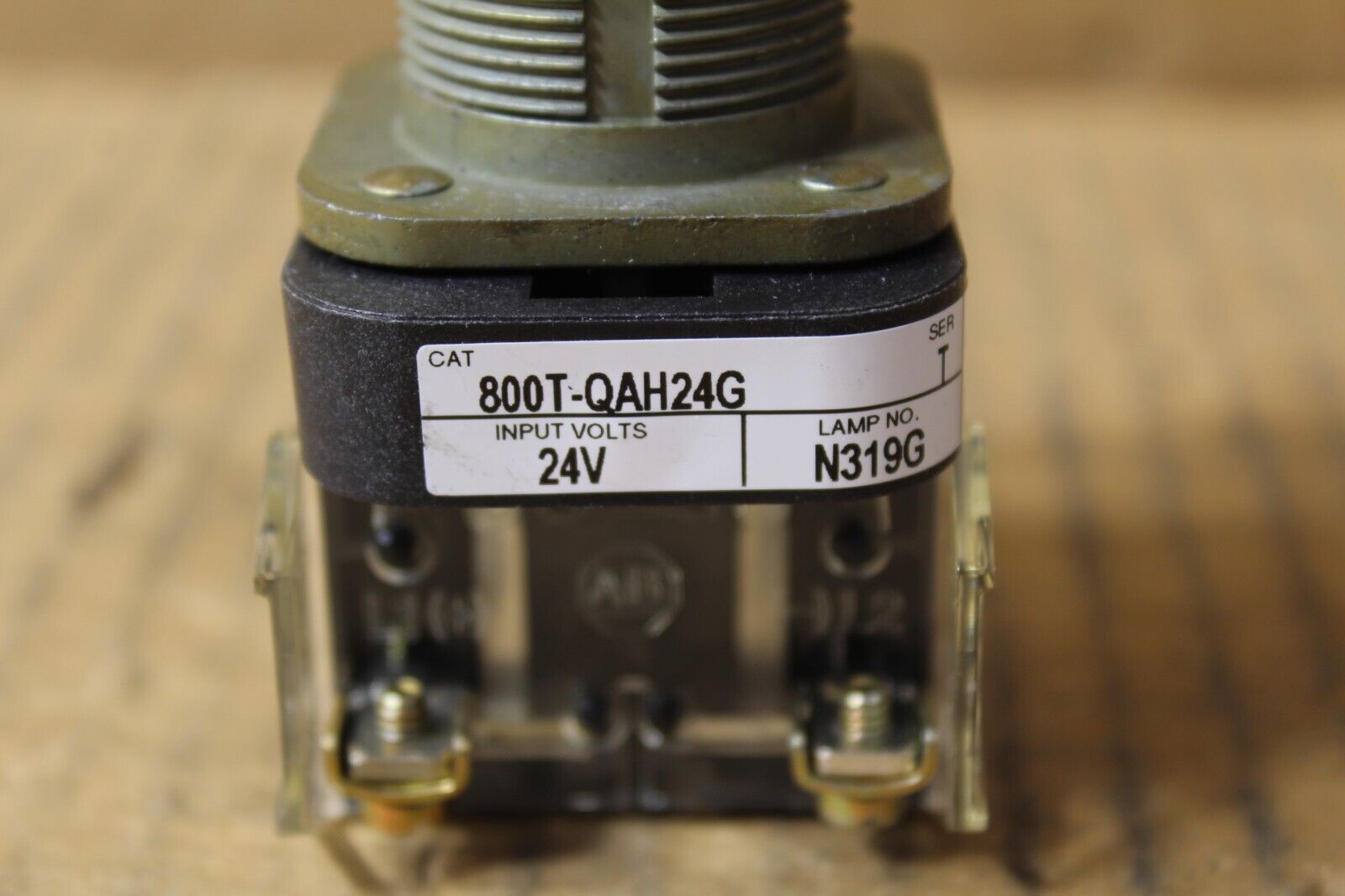 Allen-Bradley 800T-QAH24G Green Push Button