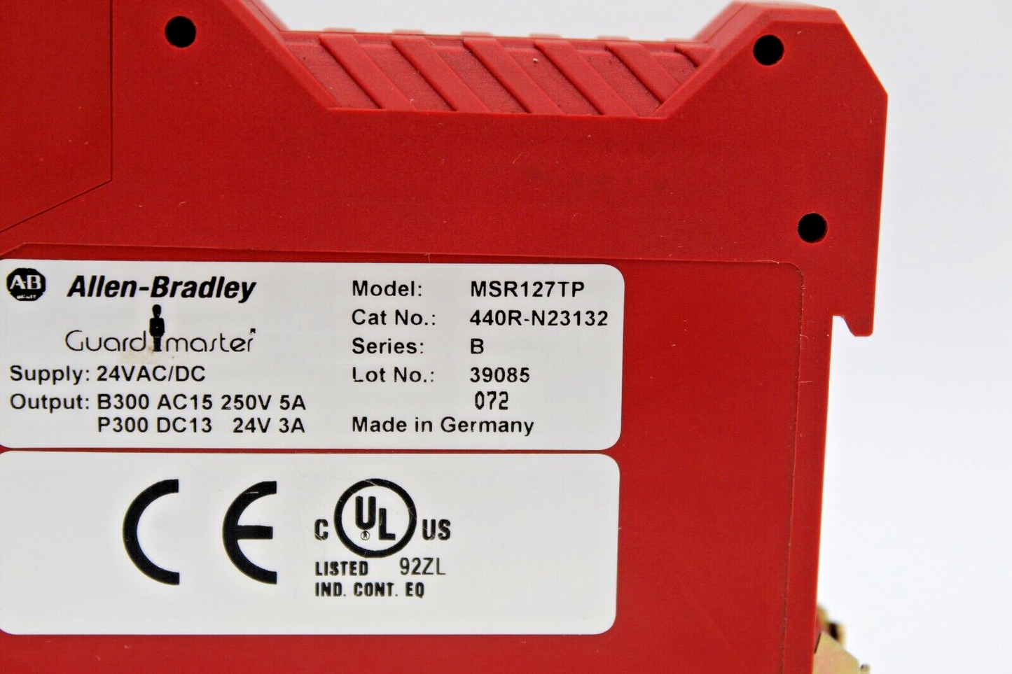 Allen-Bradley 440R-N23132 Safety Relay (Missing ONE Wire Harness)