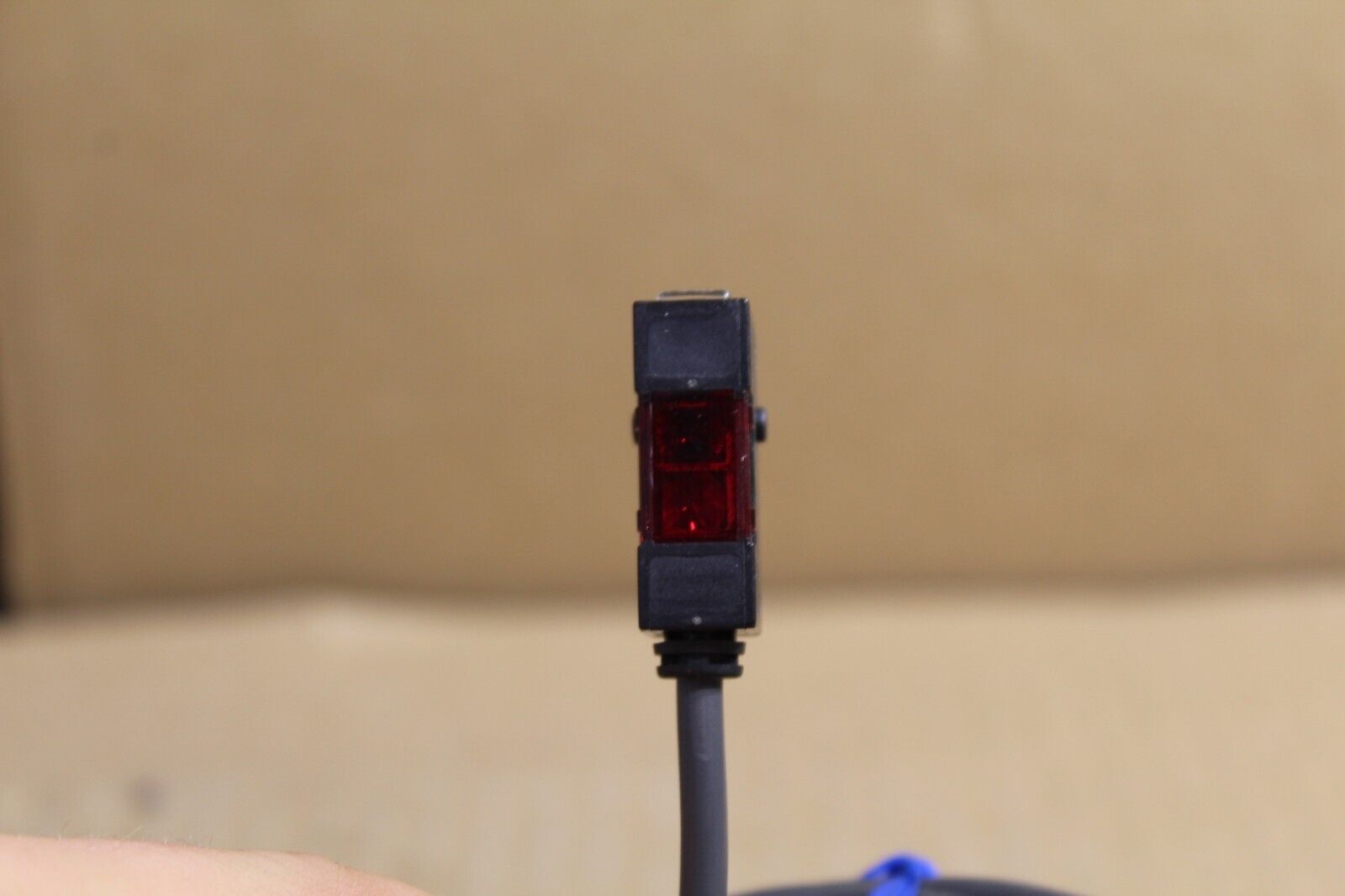 Omron E3S-BT61-L Photoelectric Switch