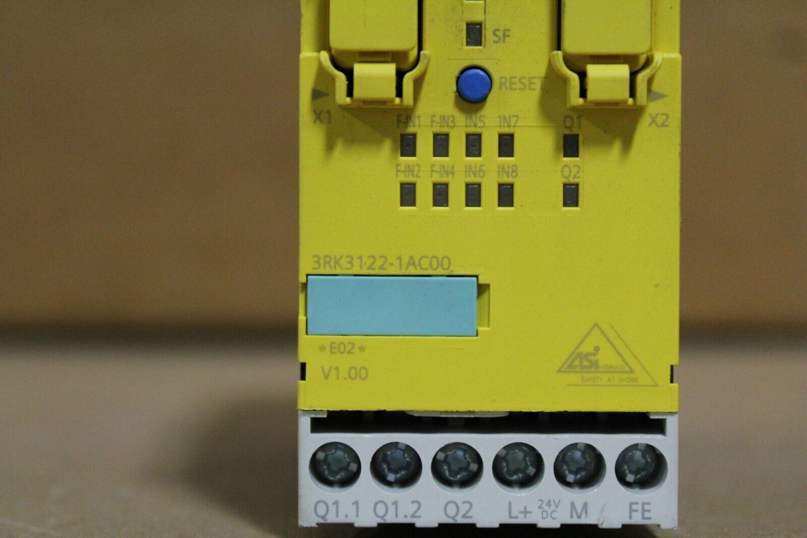 SIEMENS 3RK3122-1AC00 CENTRAL UNIT NEW NO BOX*