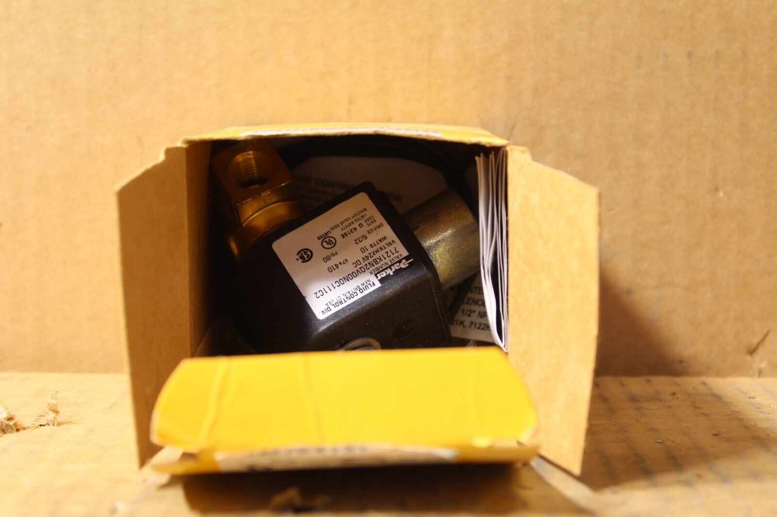 Parker 7121KBN2QV00N0C111C2 Solenoid Valve