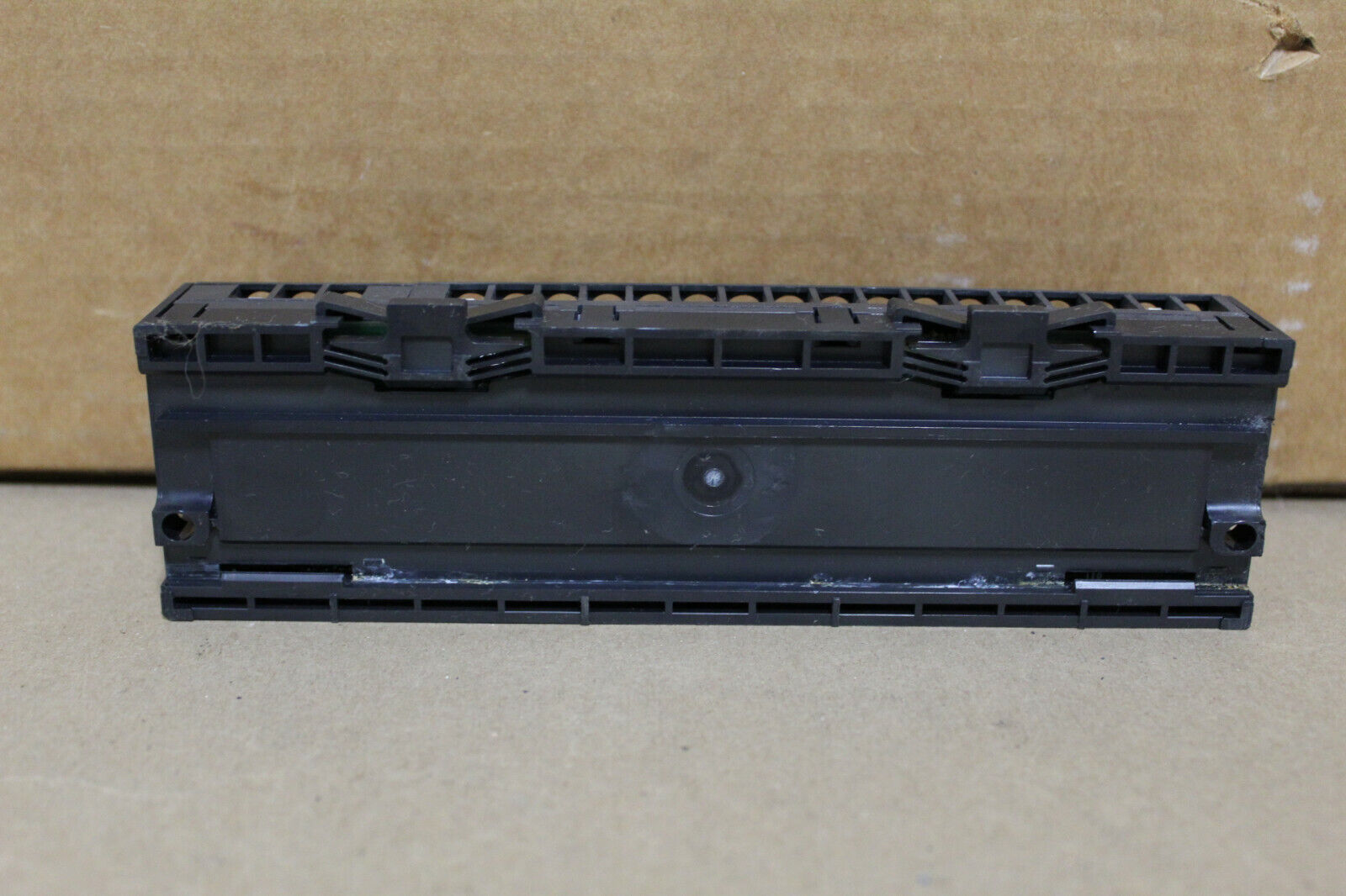 Mitsubishi AJ65SBTB2N-16A Relay Input Terminal