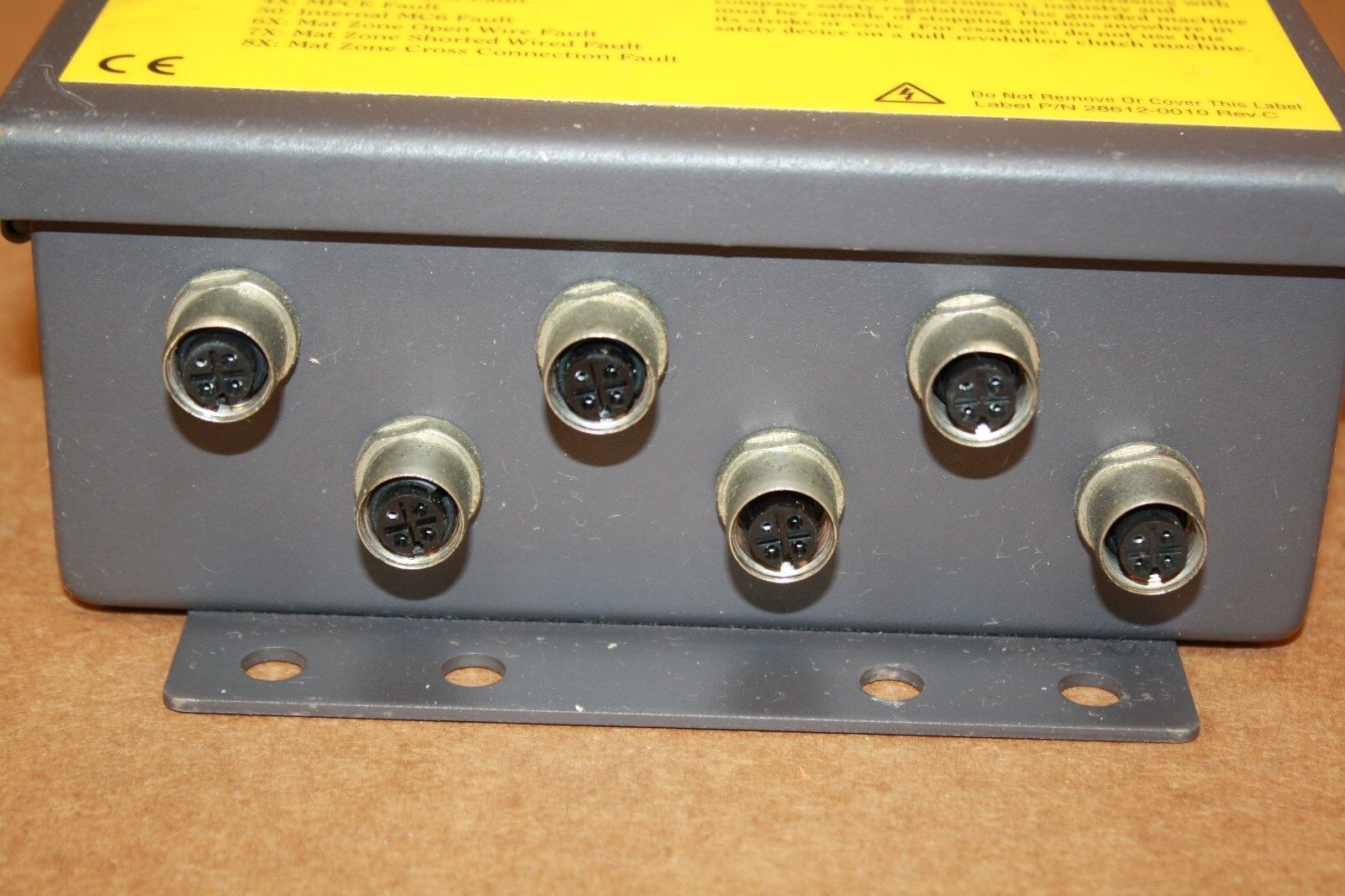 SCIENTIFIC TECHNOLOGIES MC6DC-0016 SAFETY MAT CONTROLLER