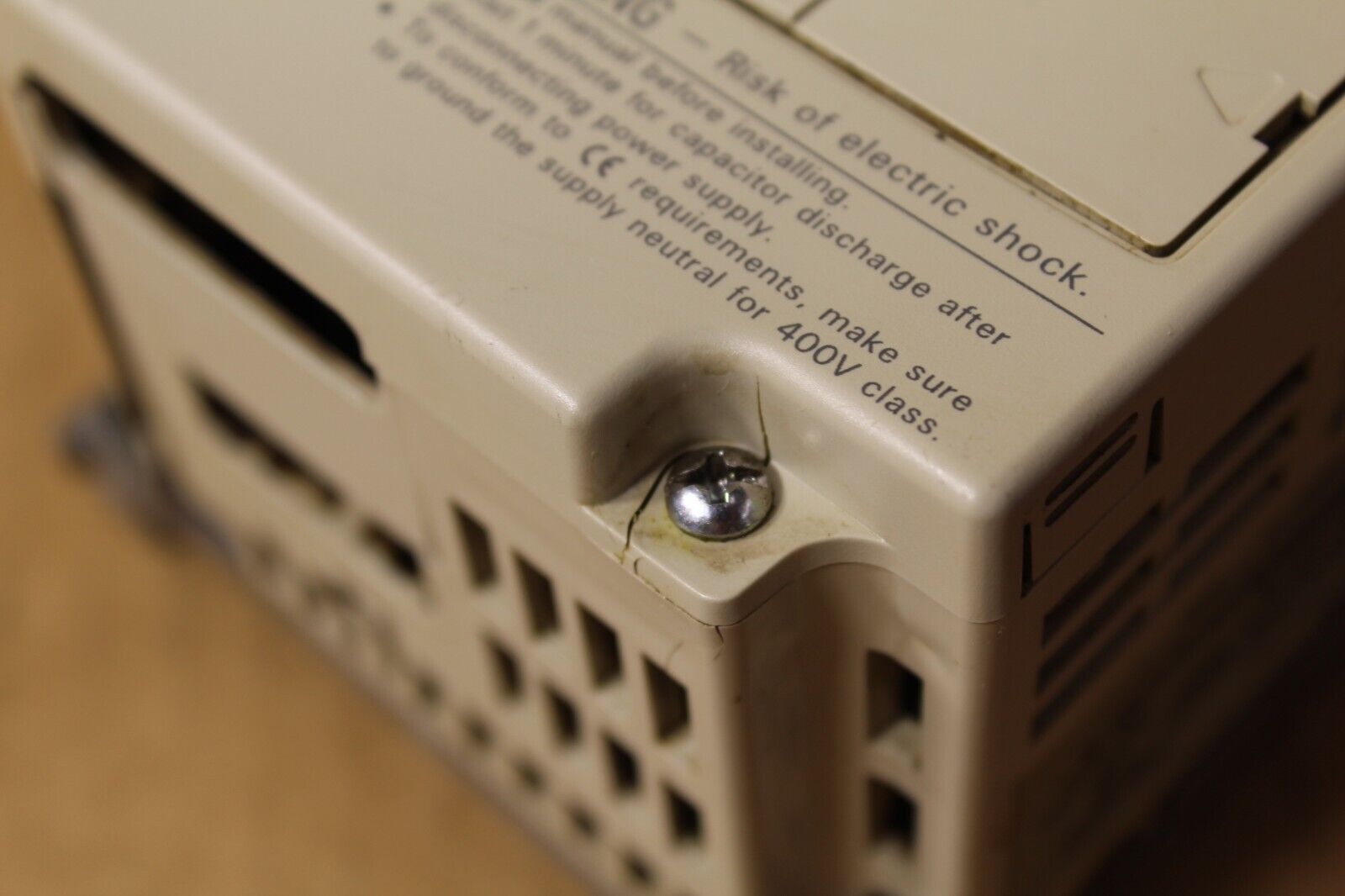 Yaskawa CIMR-J7AM40P2 AC Drive (Small Crack)