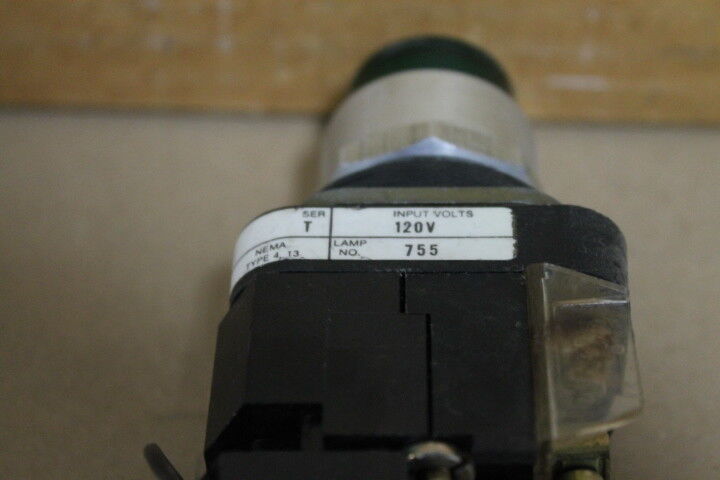 Allen-Bradley 800T-PBT16 Illuminated Push Button Green with 800T-N296