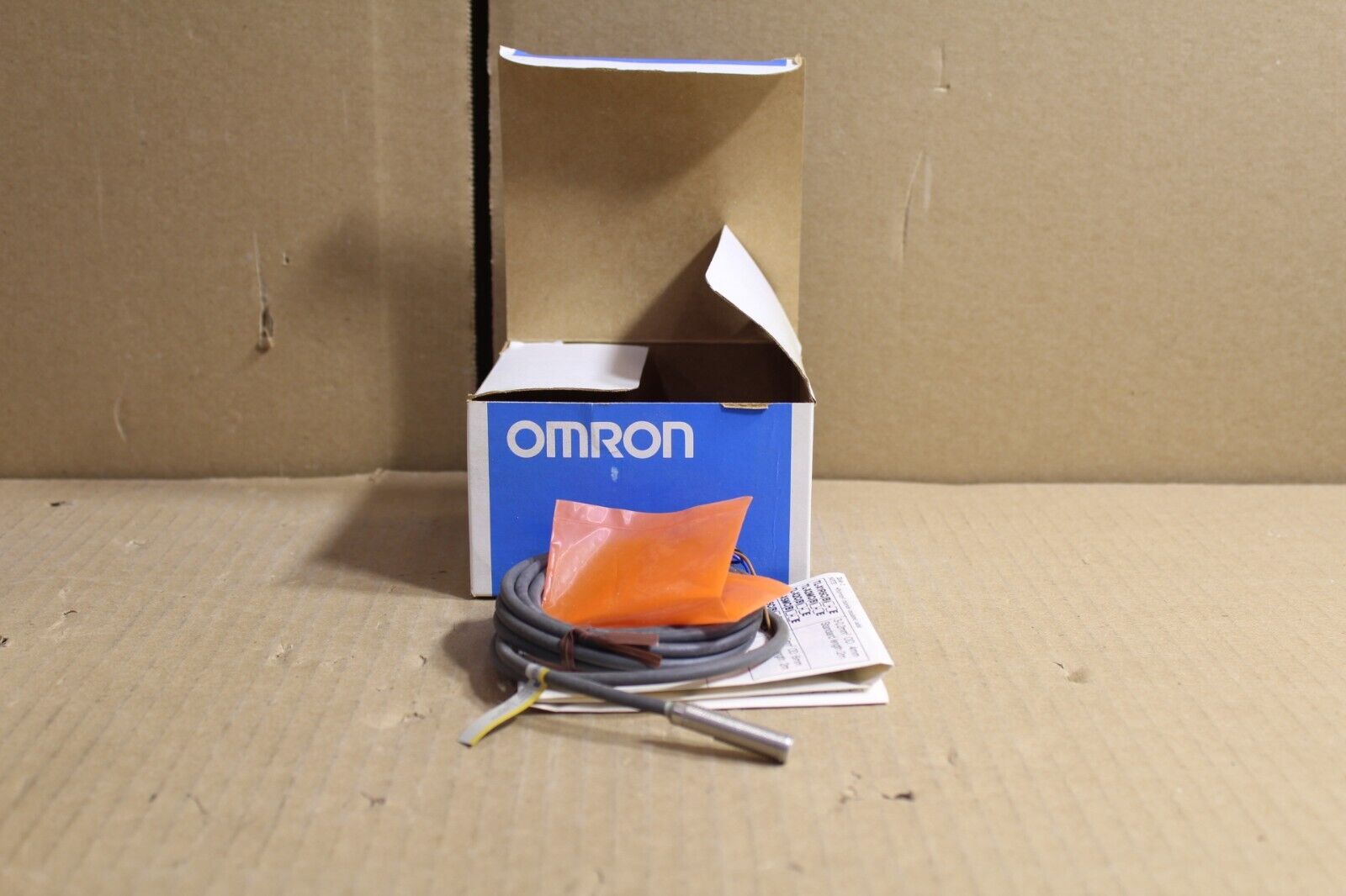 Omron TL-X1R5C1-GE Proximity Switch