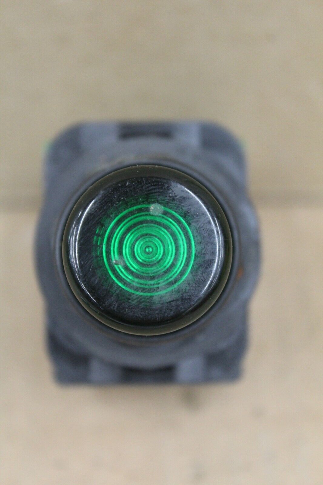 Allen Bradley 800H-QRBH2GAP Green Push Button