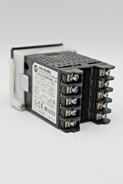 Allen-Bradley 900-TC16VGTU25 Temperature Controller