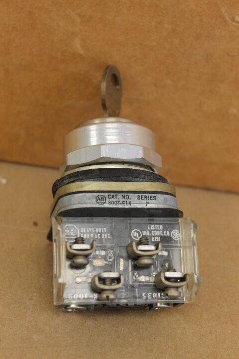 ALLEN BRADLEY 800T-E14 SER P SELECTOR SWITCH 