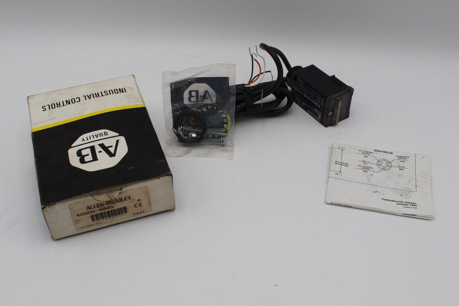 Allen-Bradley 42GDU-9005 PhotoSwitch Sensor