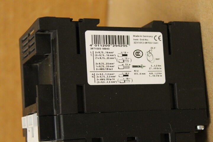SIEMENS 3RT1035-1BB40 CONTACTOR WITH 3RH1921-1DA11
