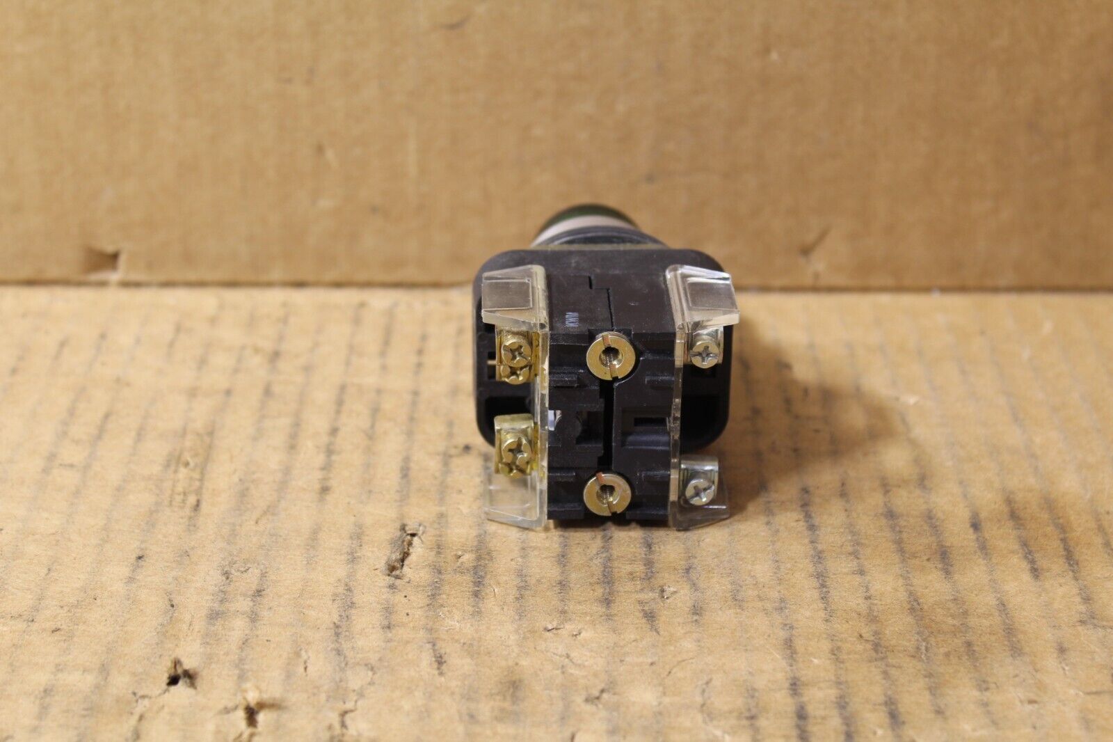 Allen-Bradley 800T-QBH10G Green Push Button