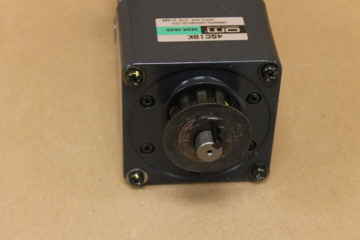 ORIENTAL MOTOR CBI425R-702 MOTOR & 4GC18K GEAR HEAD