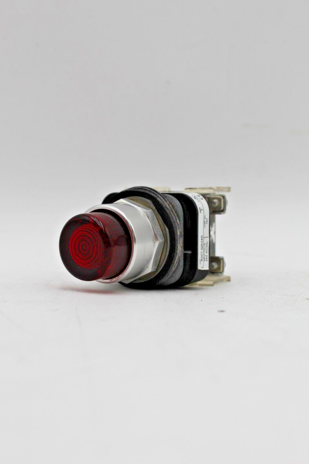 Allen-Bradley 800T-QB24R Red Momentary Contact Push Button