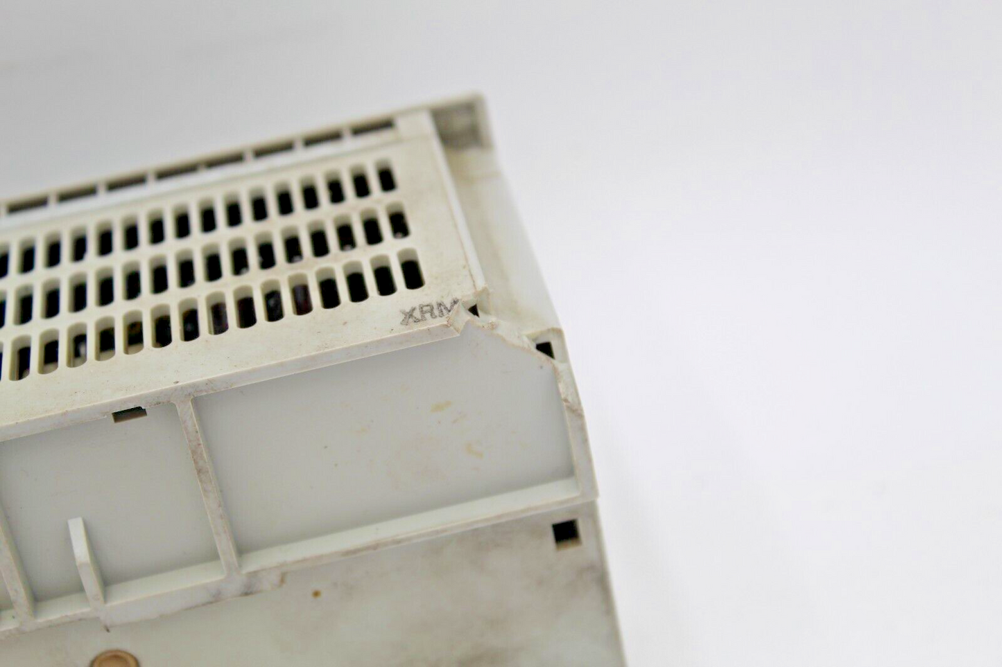 Allen-Bradley 1761-L32AWA MicroLogix 1000 Controller (Broken Corners)