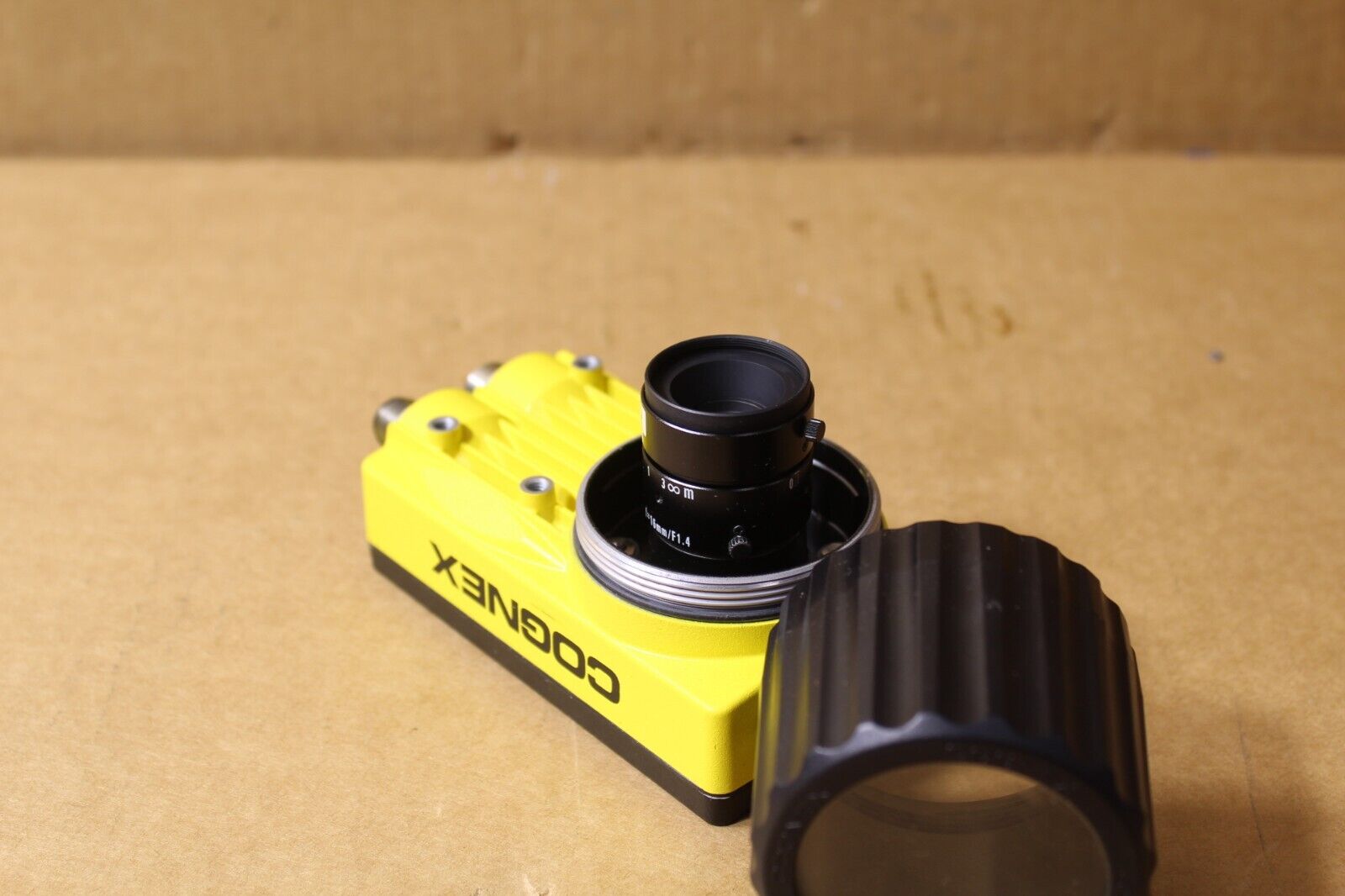 Cognex IS5403-11 821-0037-1R Camera w/Lense