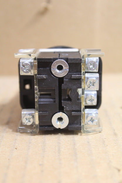 Allen Bradley 800T-QAH24W White Push Button
