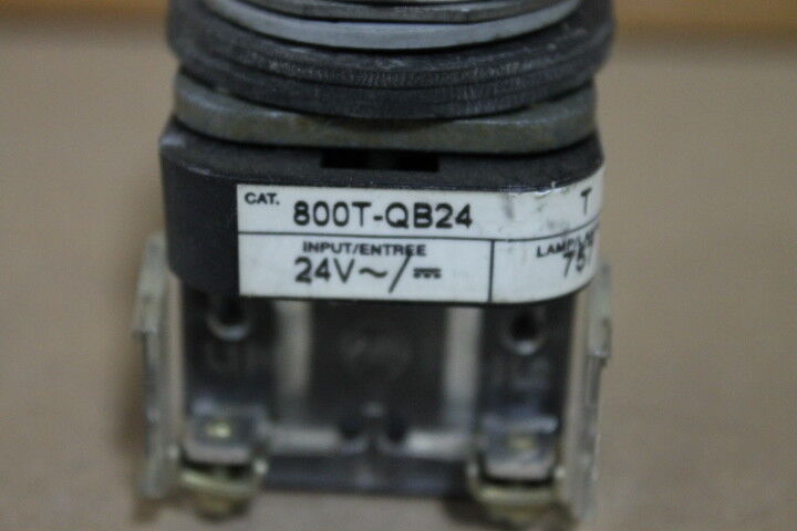 Allen-Bradley 800T-QB24 Illuminated Push Button Red