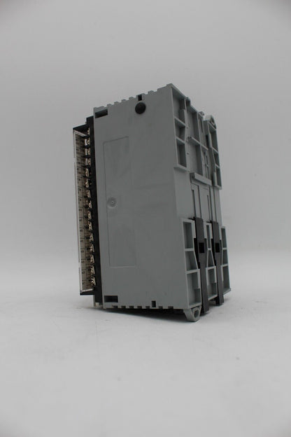 Allen-Bradley 1791-24A8 32-Point Block I/O Module