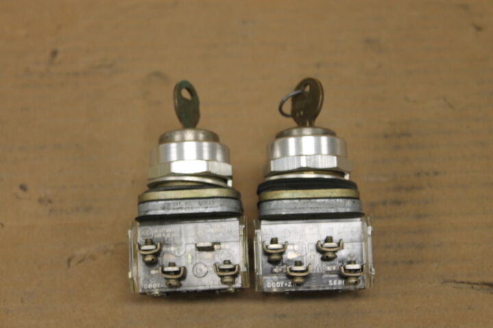 ALLEN BRADLEY 800T-E14 SER P SELECTOR SWITCH 