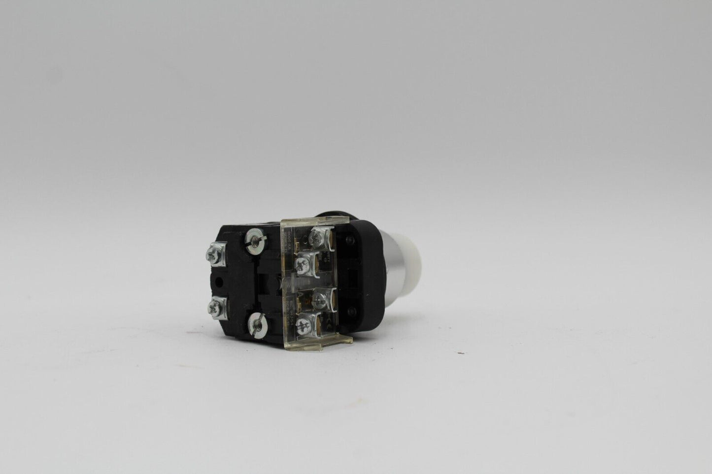 Allen-Bradley 800T-PBH16W Illuminated White Push Button