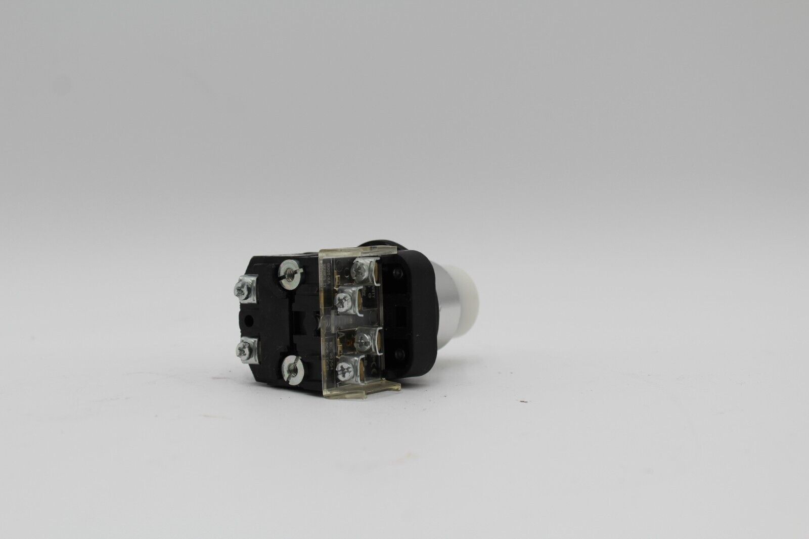Allen-Bradley 800T-PBH16W Illuminated White Push Button