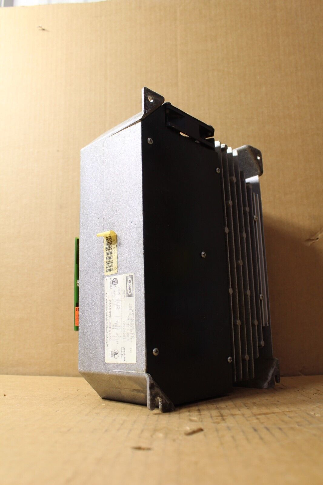 Woods WFC4005-0C 10.1 / 8.4 AMP Drive (No Cover)